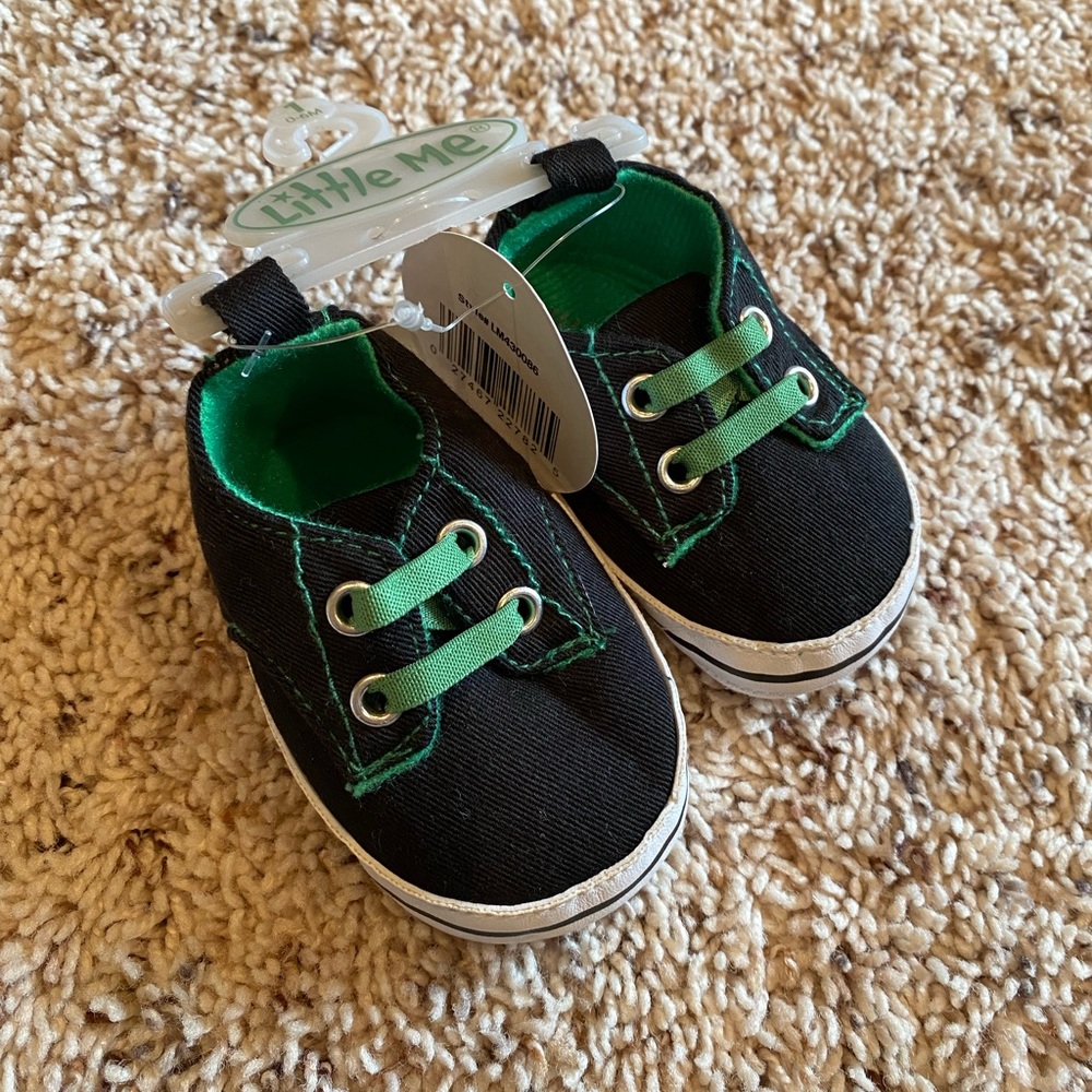 NWT Little Me brand infant boy’s shoes size 1 (0-6 months)